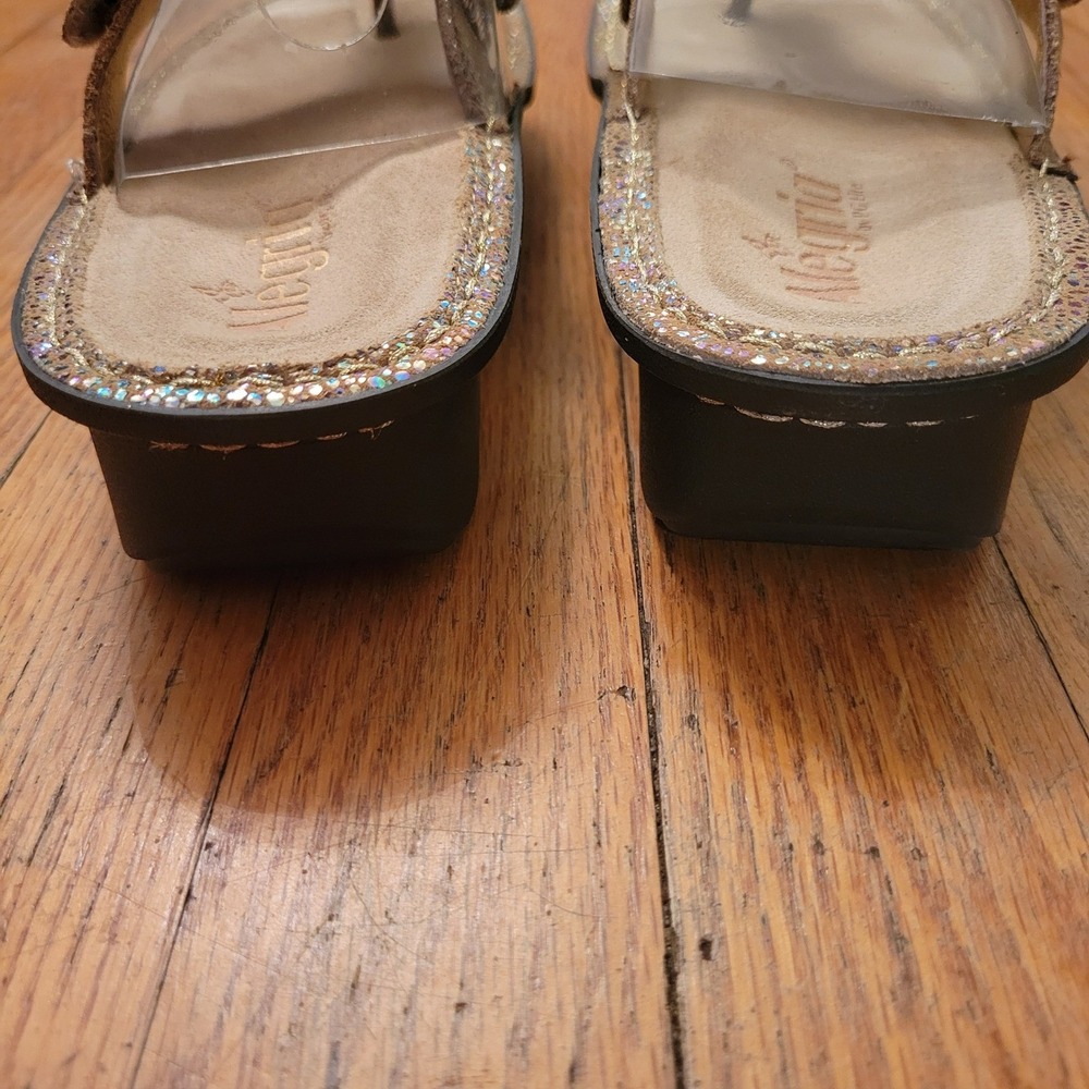 Alegria 38 Carina Sandals 8 Gold Holographic Thong Rocker Sole CAR-680 SAND DO'S - Picture 6 of 12